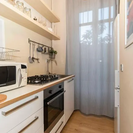 Guesthost - Campidoglio Lovely