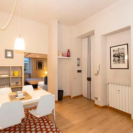 Guesthost - Campidoglio Lovely Apartment *