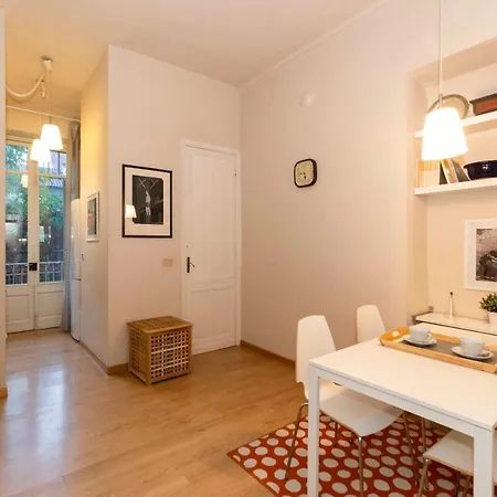 Apartment Guesthost - Campidoglio Lovely