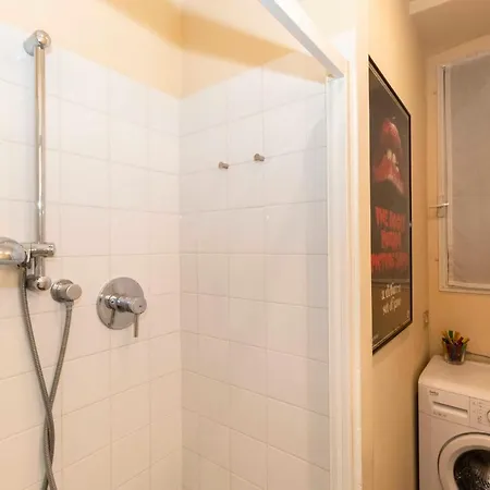 Guesthost - Campidoglio Lovely *