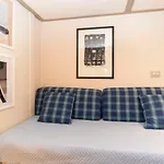 Guesthost - Campidoglio Lovely Appartement